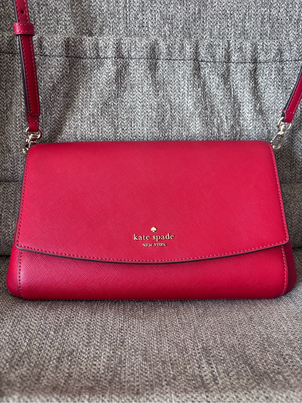 Kate Spade Cross Body Bag - Red with Gold Chain - Picture 8 of 8